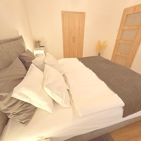 Trio Apartments オストラヴァ エクステリア 写真